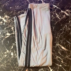 Poof brand gray leggings.